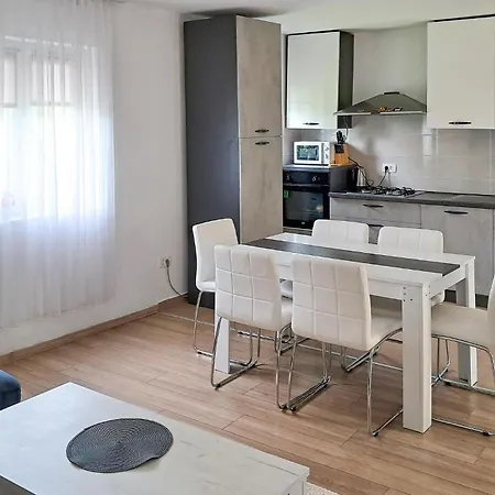 Casa vacanze 1 Bedroom Lovely In Pola