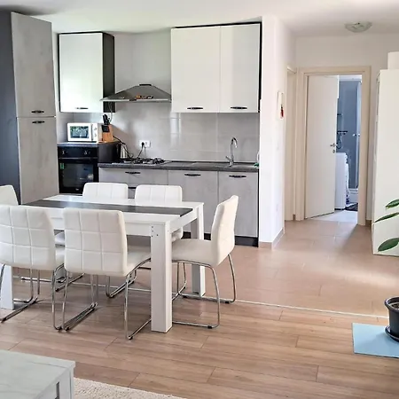 1 Bedroom Lovely In Casa vacanze Pola